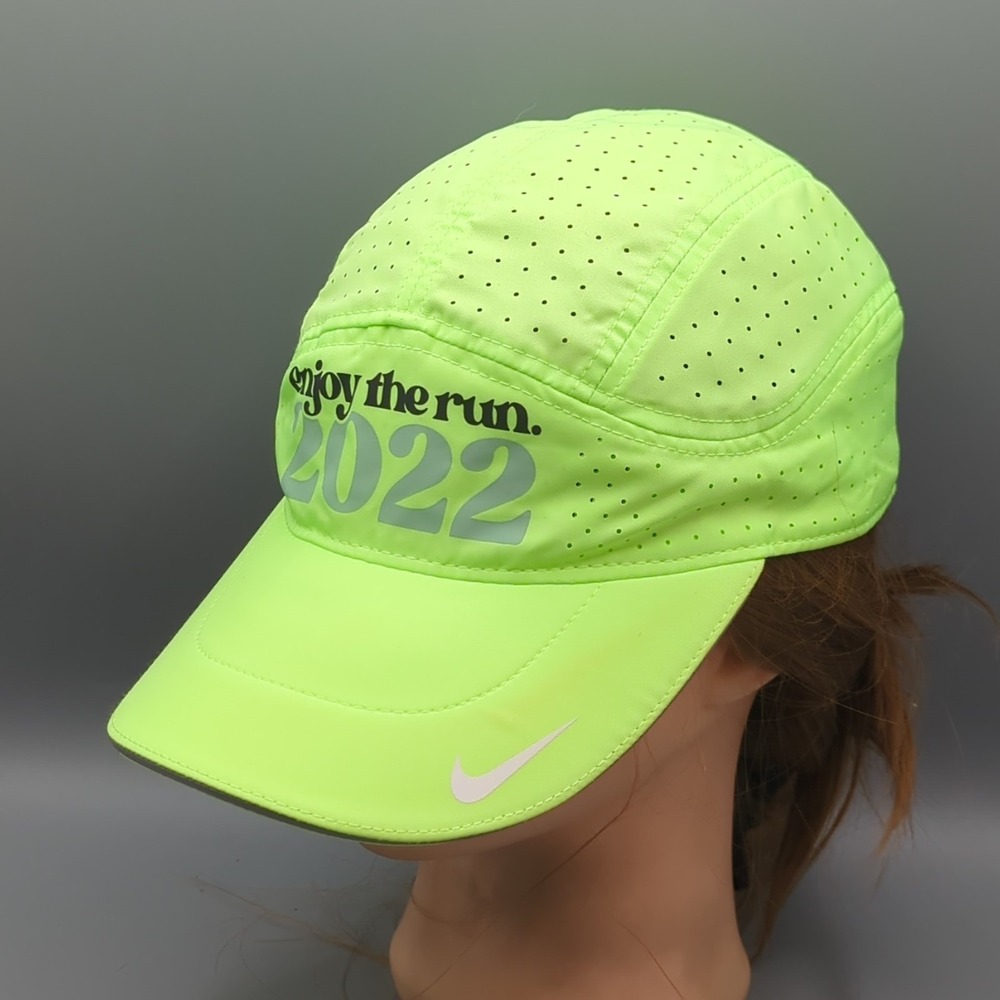 Nike Featherlight Dri-Fit ADV Tailwind Hat Cap Chicago Marathon 2022 OSFM